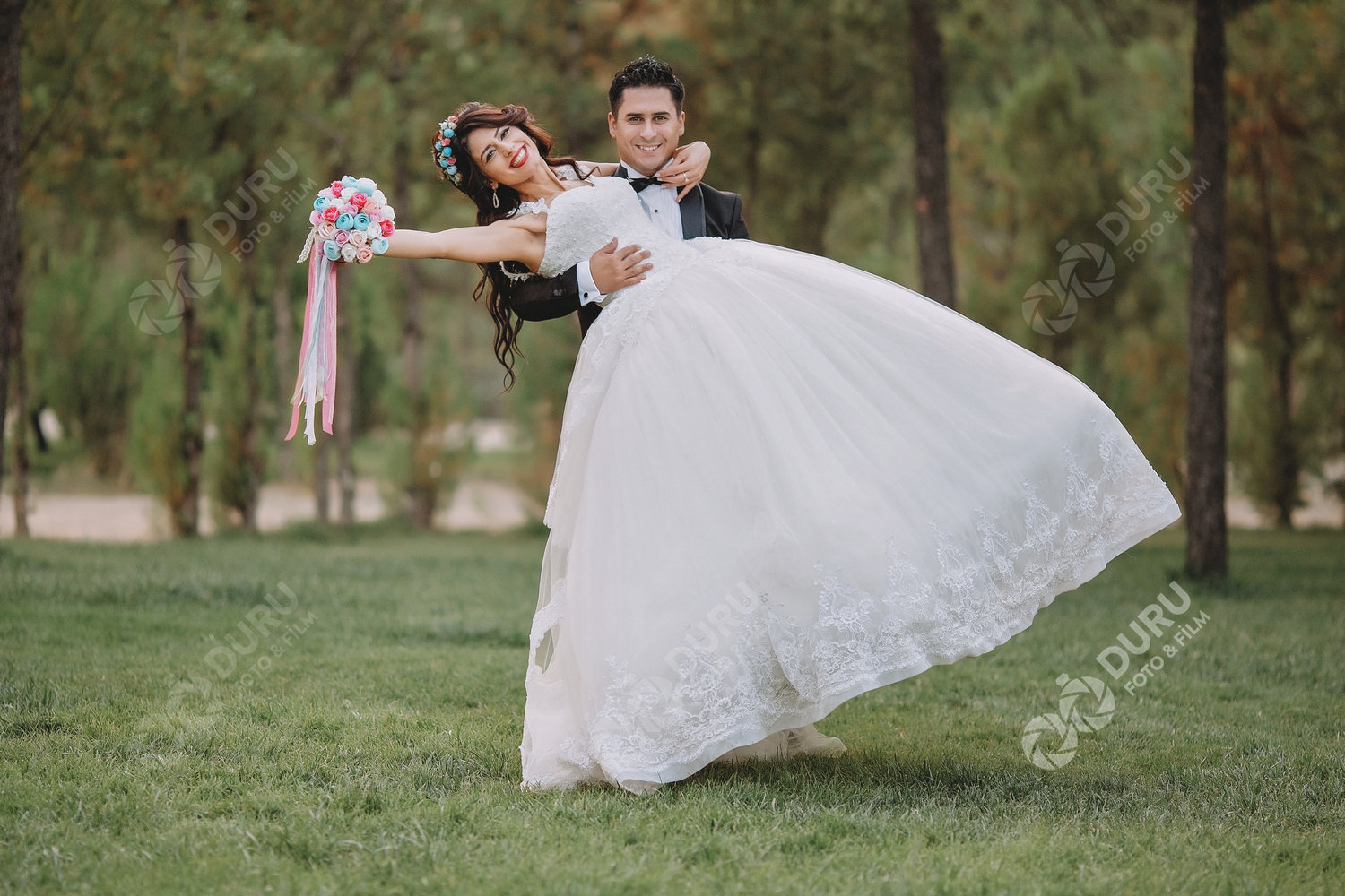 Menekşe & Salim - Meram